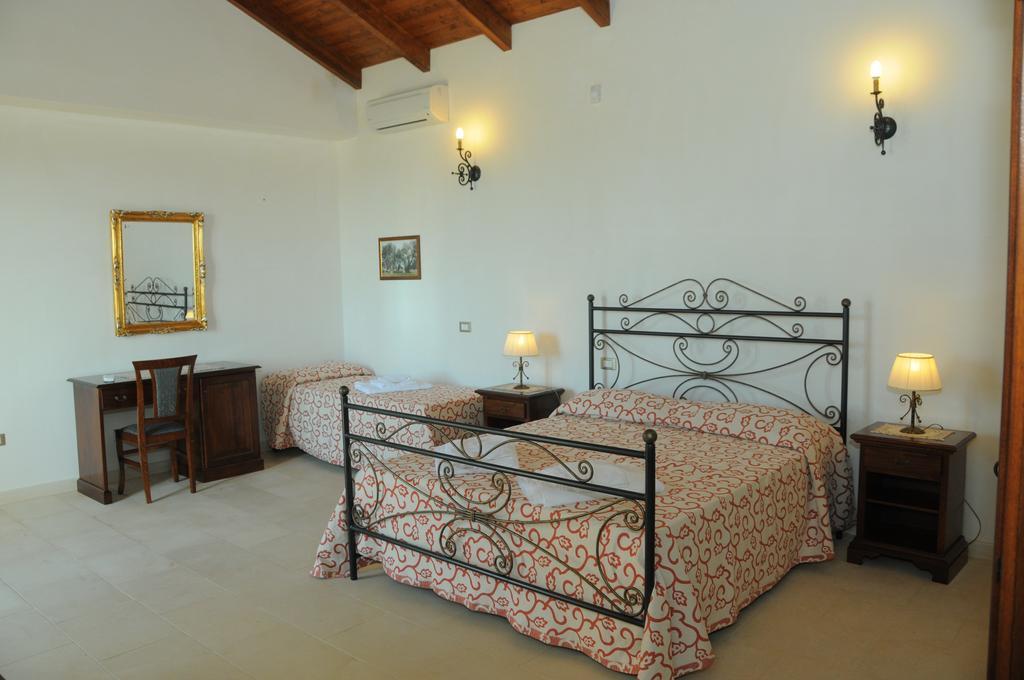 Agriturismo Masseria Quaremme Carpignano Salentino Oda fotoğraf
